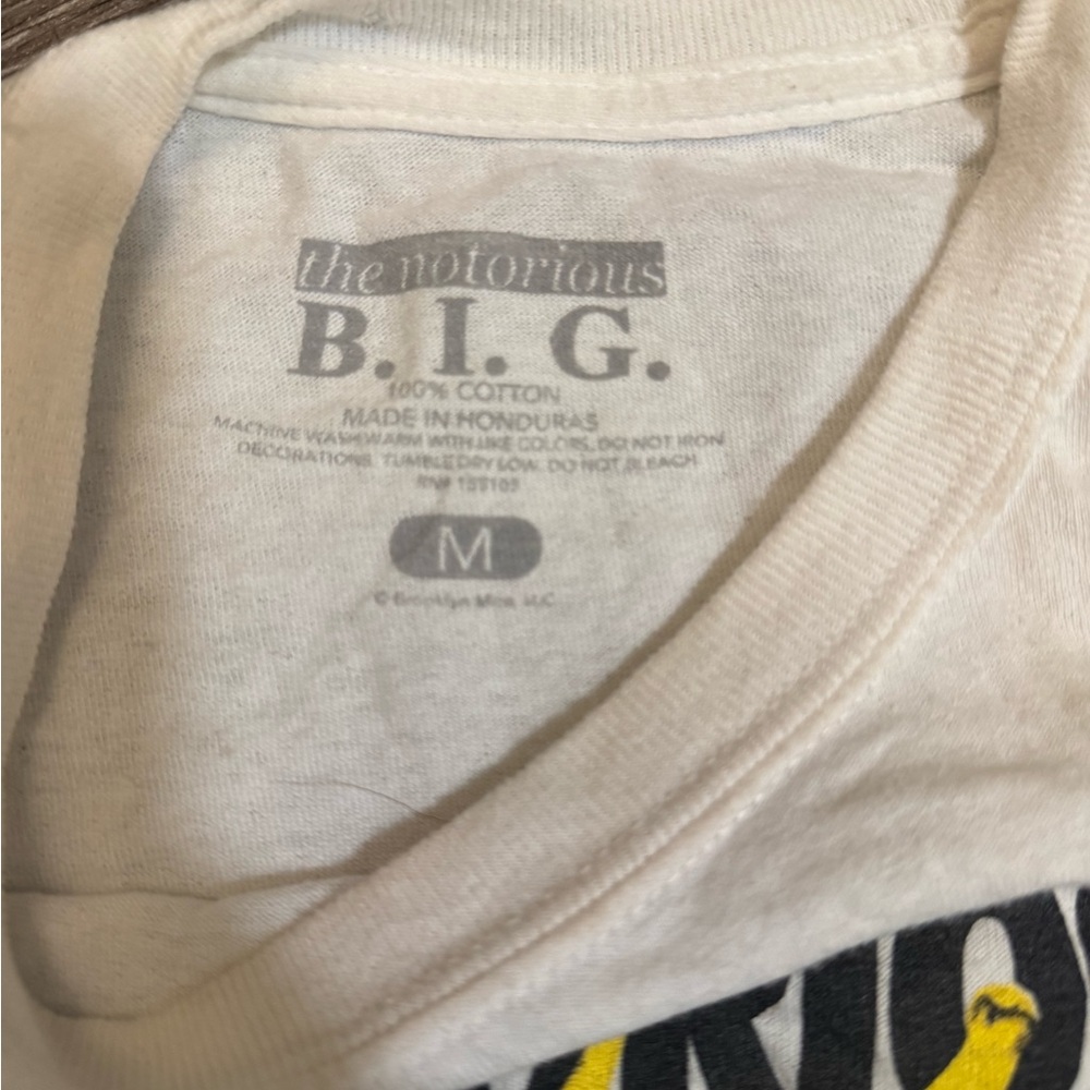 Cream Graphic Crop Top - Picture 3 of 4